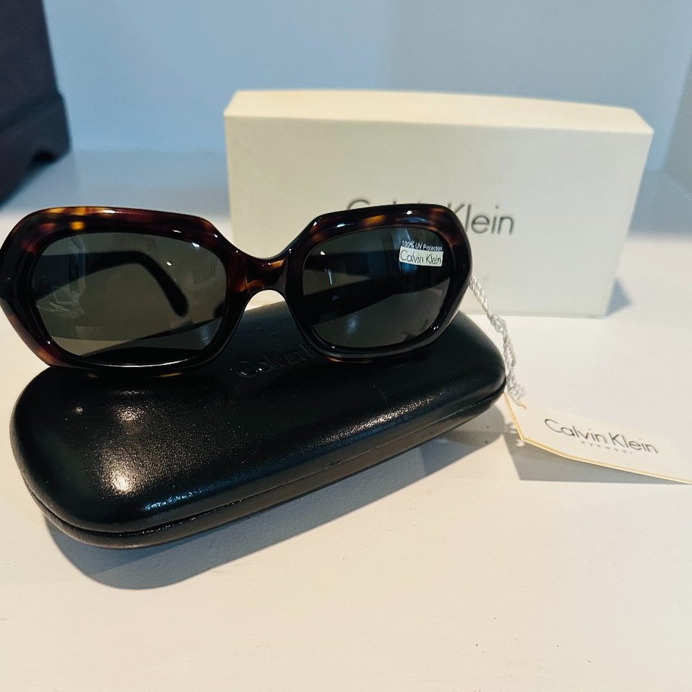 New Vintage Calvin Klein Oval Sunglasses in Dark Tortoiseshell (NWT)